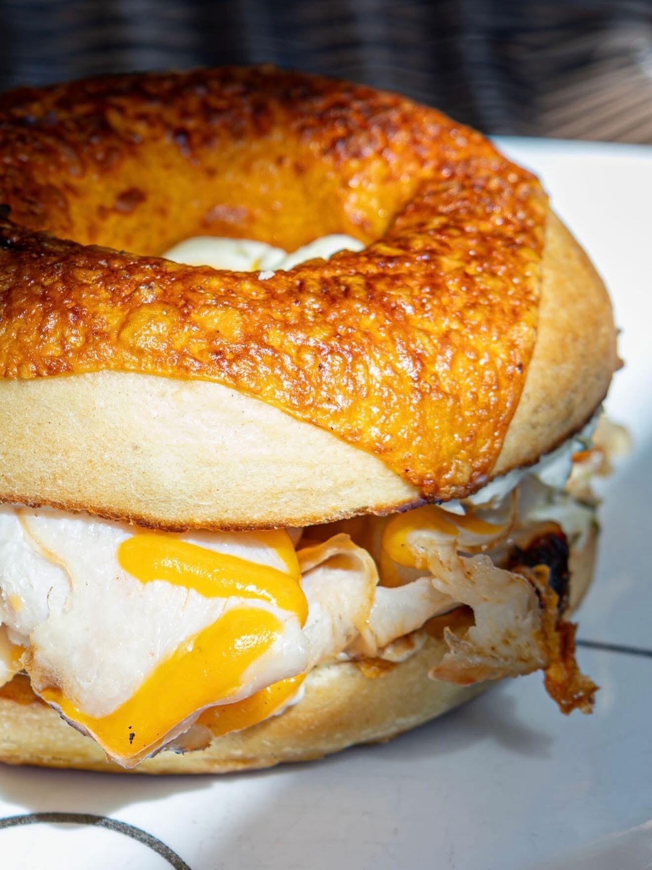 turkey jalapeno bagel sandwich